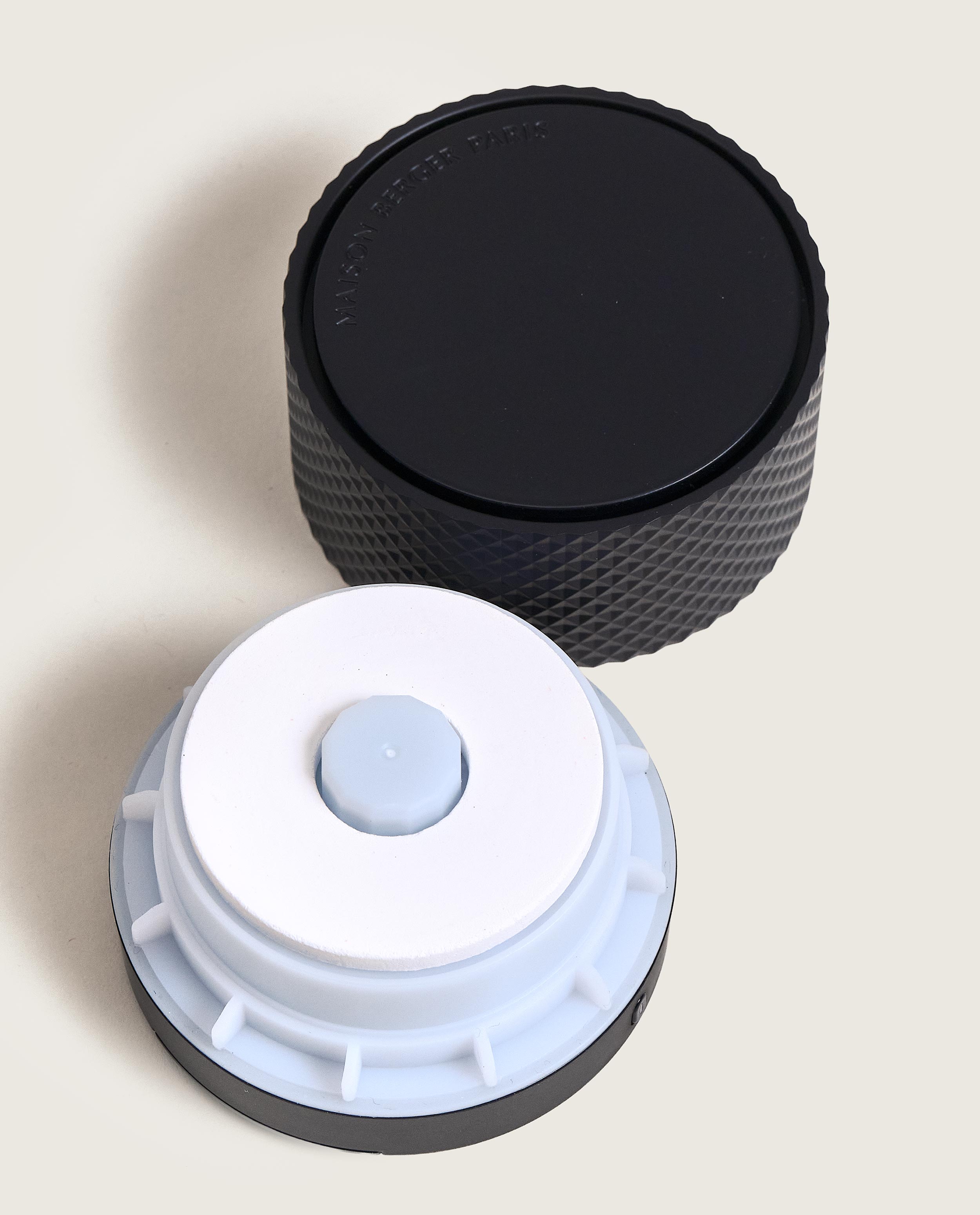 Lampe Berger Nomad Black Vanilla Gourmet Electric Diffuser Kit - USB Rechargeable