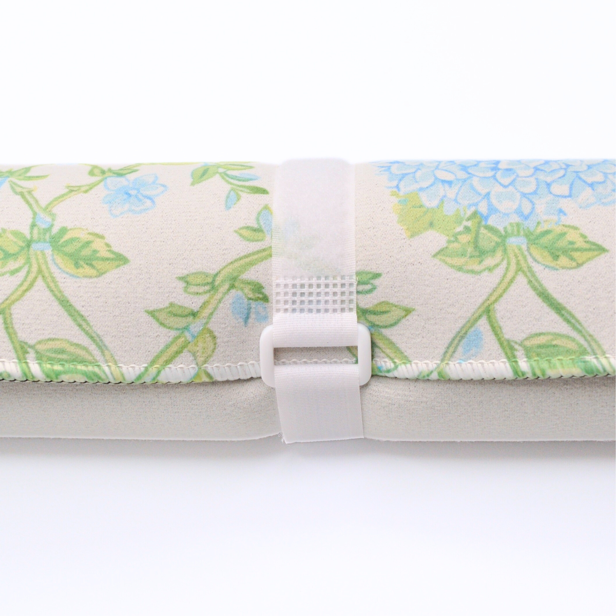Middle & Main June Bride Bouquet Mahjong Mat